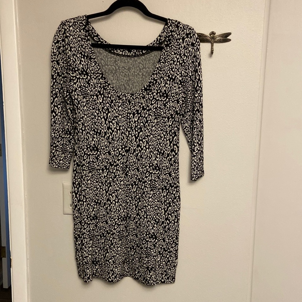 Trina Turk knit very cute